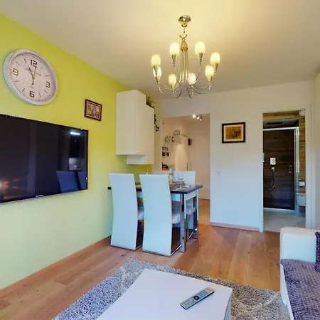 Apartment Studio Ideally Located In The Center Of
