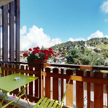 Apartment Studio Ideally Located In The Center Of *