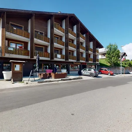Studio Ideally Located In The Center Of