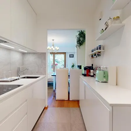 Apartment Studio Ideally Located In The Center Of